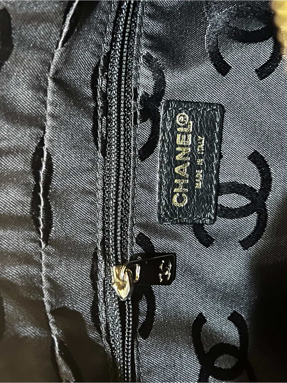 Chanel Vintage Caviar CC Wood Chain Hobo